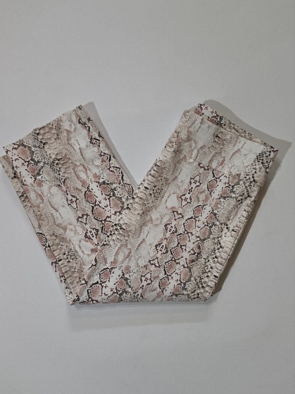 Zac & Rachel Leggings Womens Size 4P Beige Pink Snakeskin Print Mid Rise - Picture 4 of 5